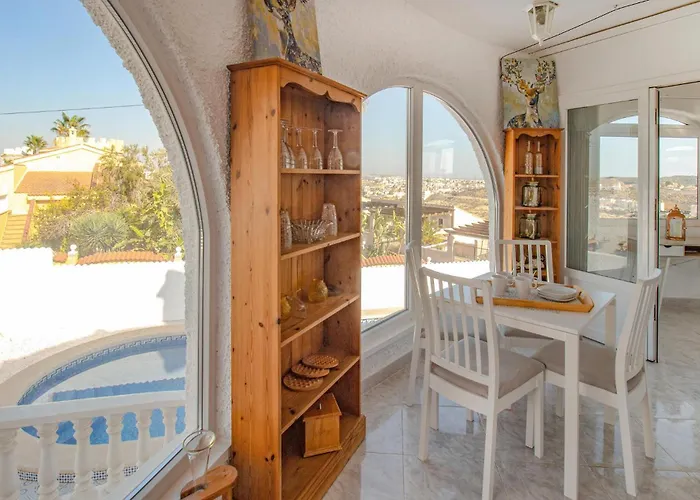 3 Bedroom Lovely In בית נופש