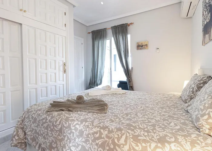 3 Bedroom Lovely In בית נופש *