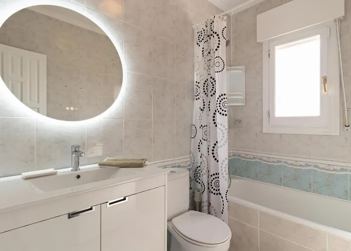 3 Bedroom Lovely In בית נופש סיודאד קסאדה